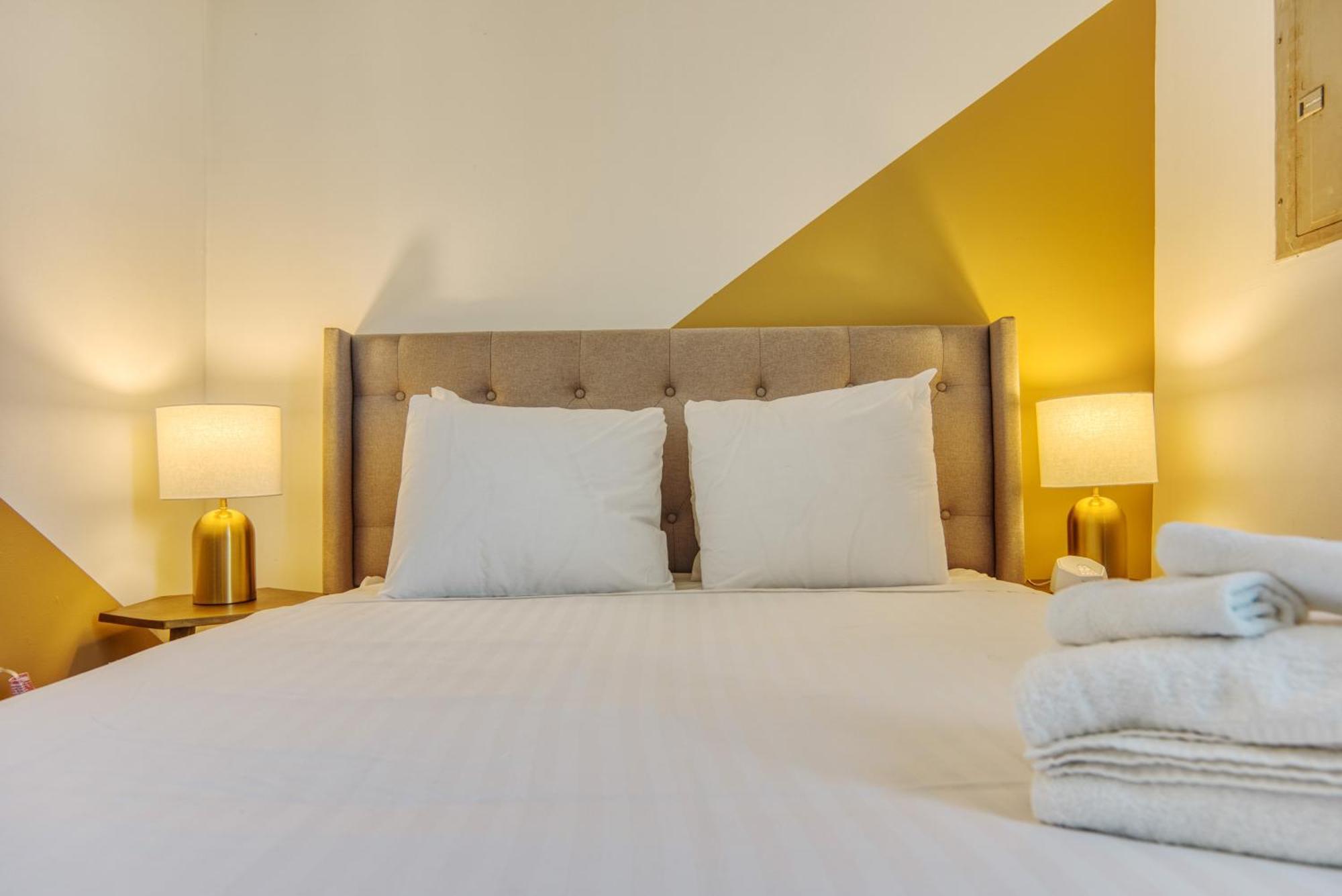 The Stairway Suites - Convention Center فيلادلفيا الغرفة الصورة