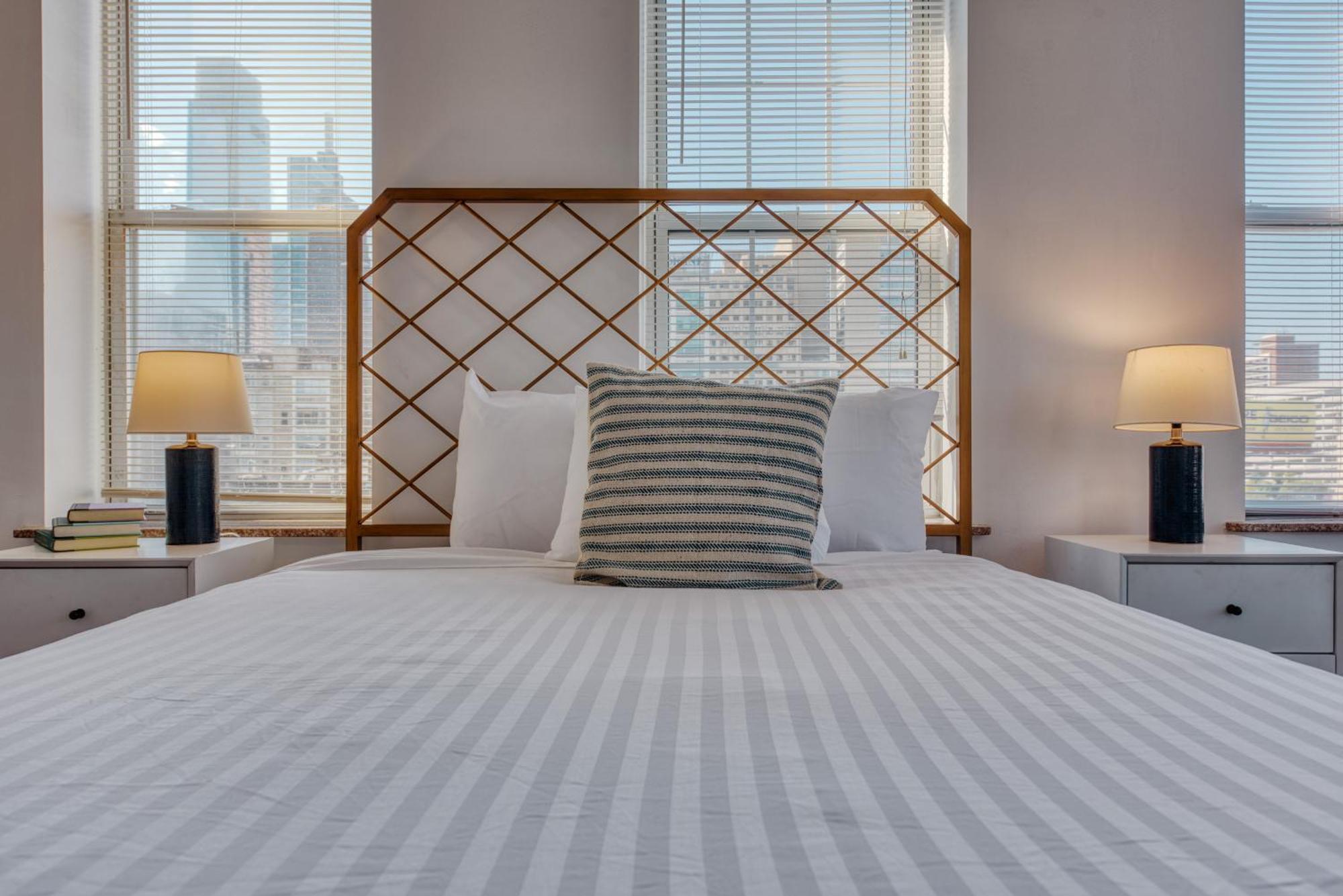 The Stairway Suites - Convention Center فيلادلفيا الغرفة الصورة