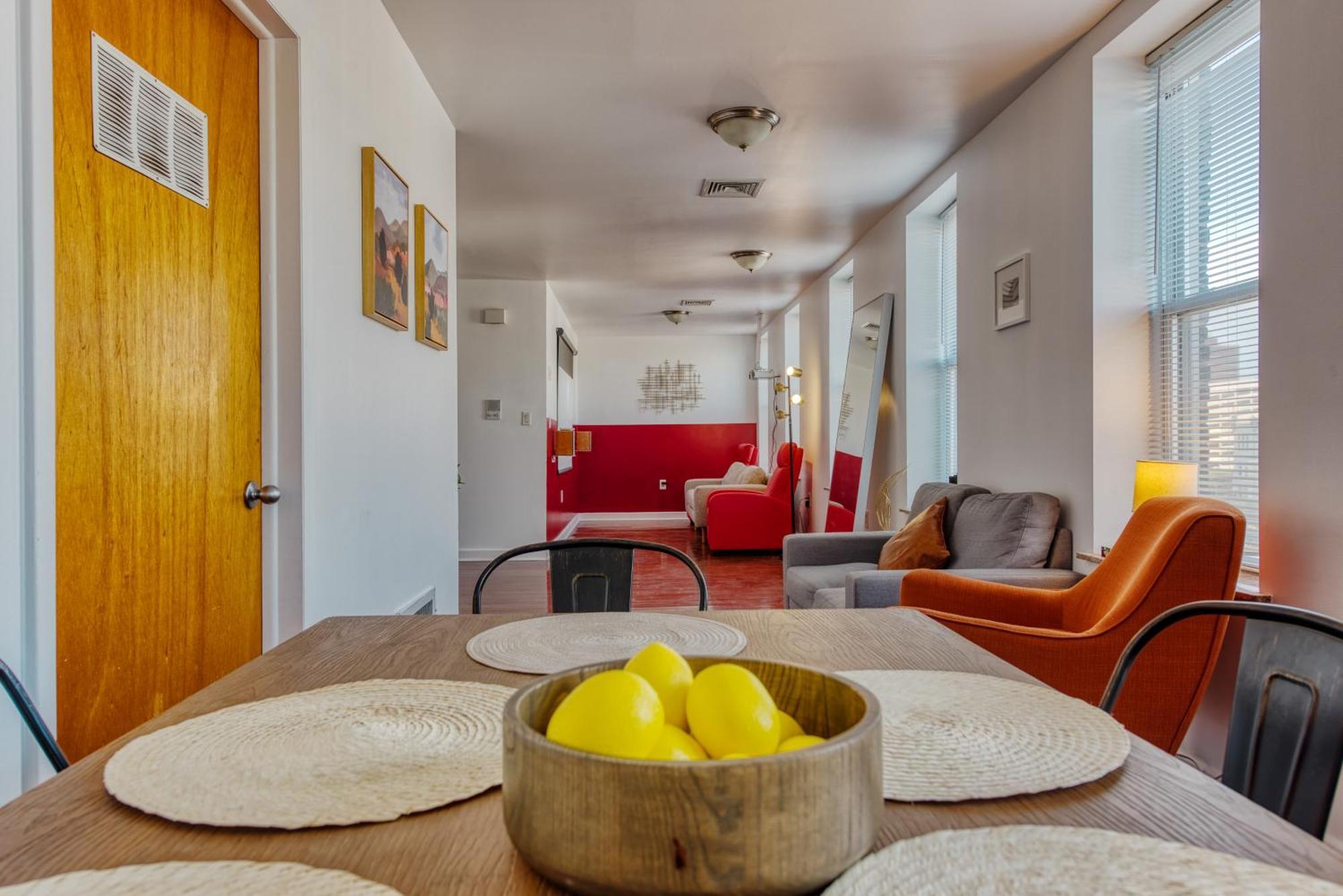 The Stairway Suites - Convention Center فيلادلفيا الغرفة الصورة